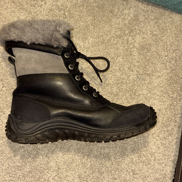 EUC Women's UGG Adirondack III Round Toe Leather&Suede Waterproof Boots - Picture 4 of 8